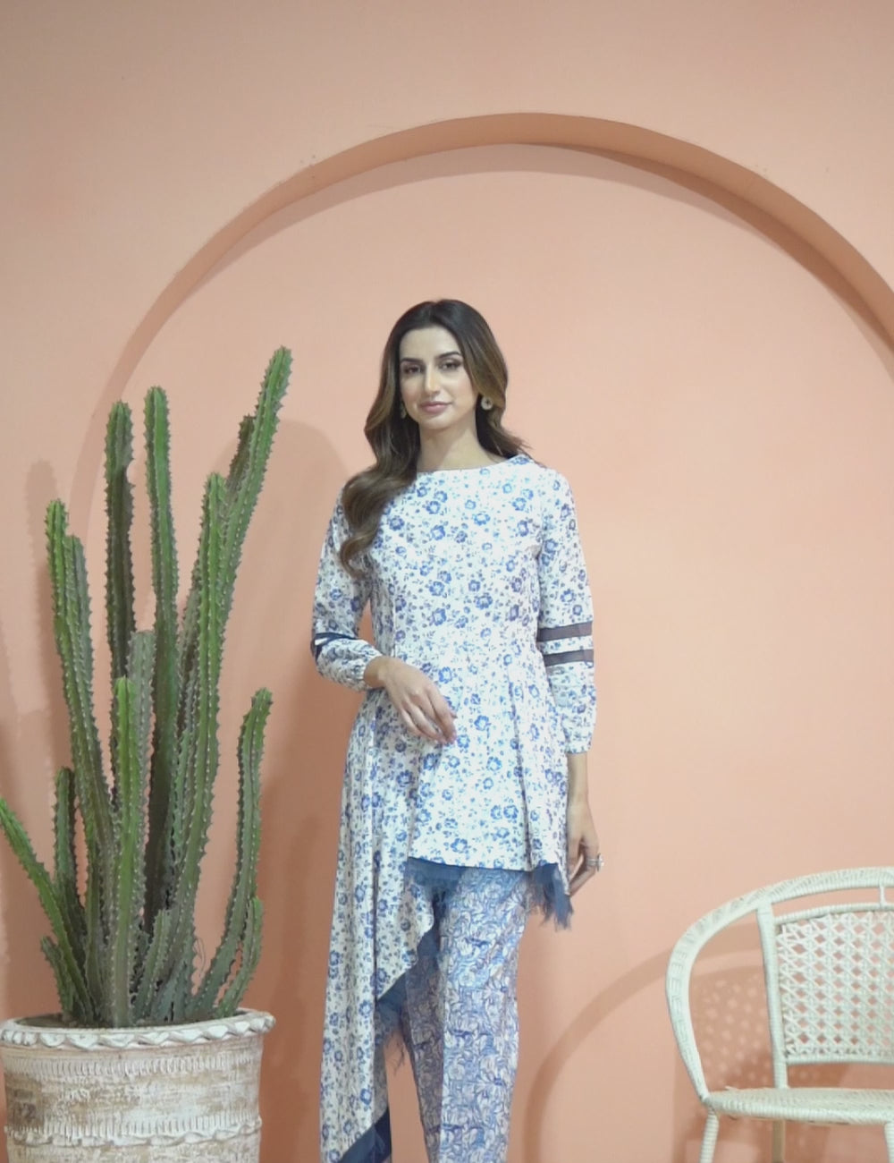 video blue dress